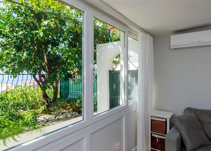 Lägenhet Kate - Two Bedroom With Sea View