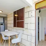 Kate - Two Bedroom With Sea View شقة