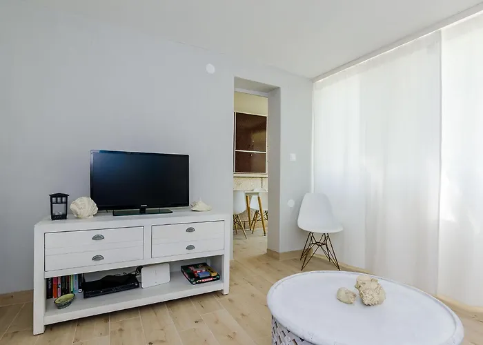 Kate - Two Bedroom With Sea View Apartament *